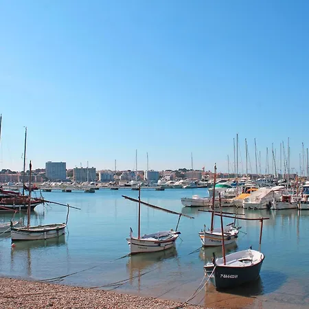 In Near The * L' Escala